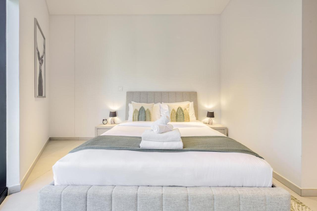 Maison Privee - Luxury, Spacious, Modern Near Burj Khalifa And Dubai Canal ภายนอก รูปภาพ