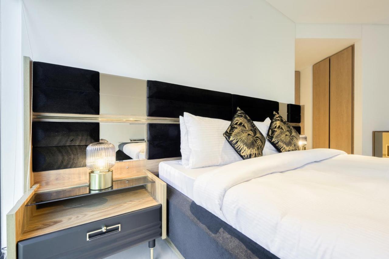 Maison Privee - Luxury, Spacious, Modern Near Burj Khalifa And Dubai Canal ภายนอก รูปภาพ